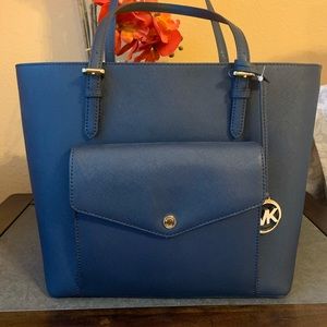 Michael Kors ~ Jet Set Medium Saffiano Leather Pocket Tote Bag